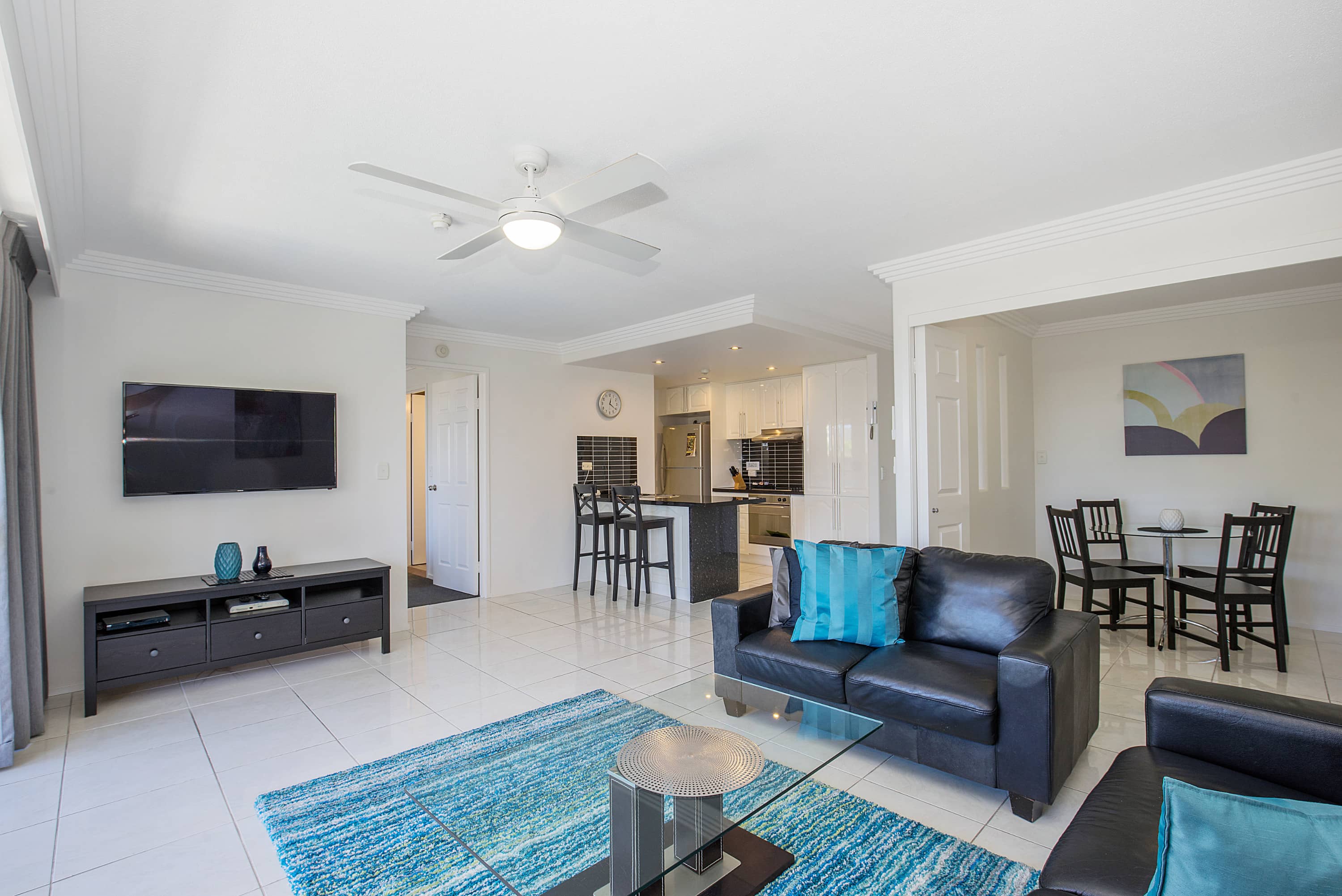Minimalist Baronnet Apartments Gold Coast for Living room